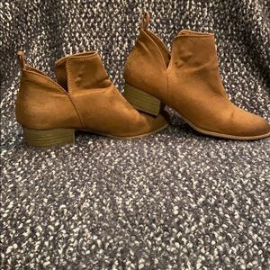 American eagle brown ankle booties